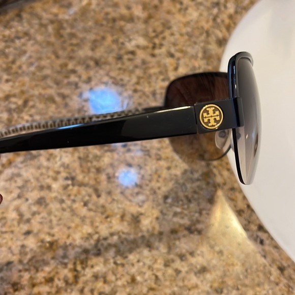 Authentic Tory Burch Sunglasses main image 4